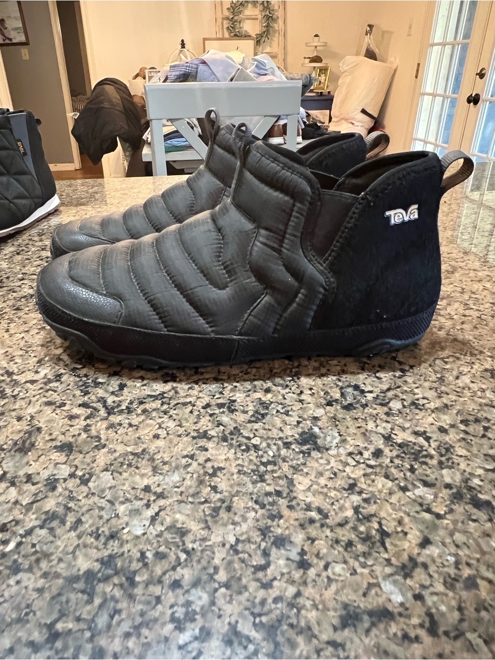 Teva Reember boots size 8